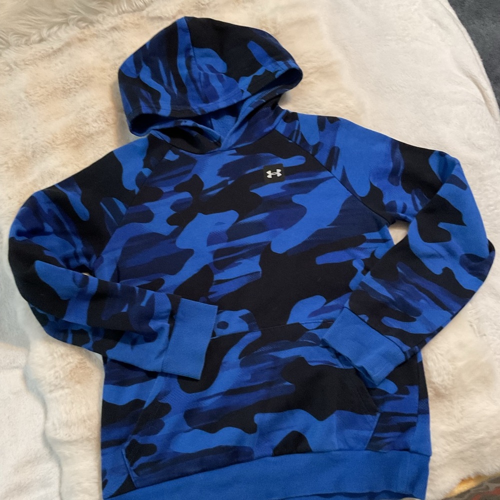 UNDER ARMOUR• Boys Blue & Black Camo Hoodie•XL - Picture 2 of 12